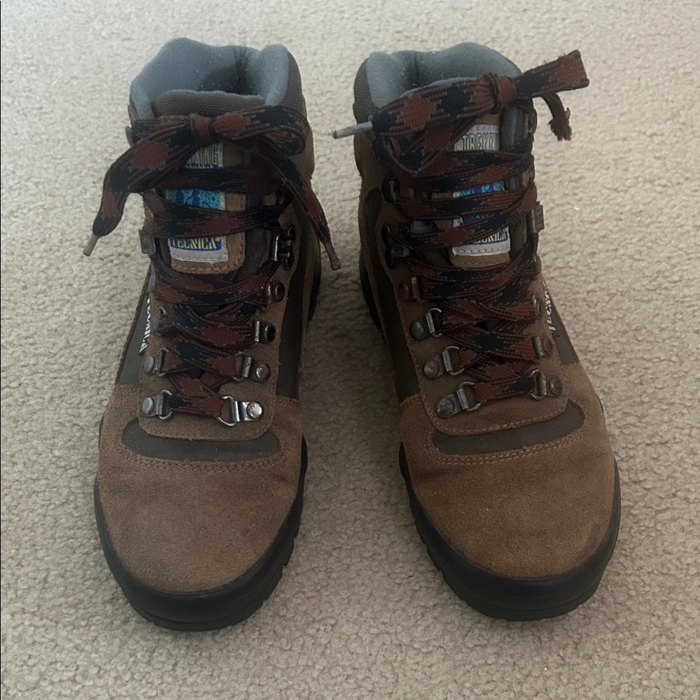 Tecnica Brown Suede and Black Trekking Hiking Boots sz z7